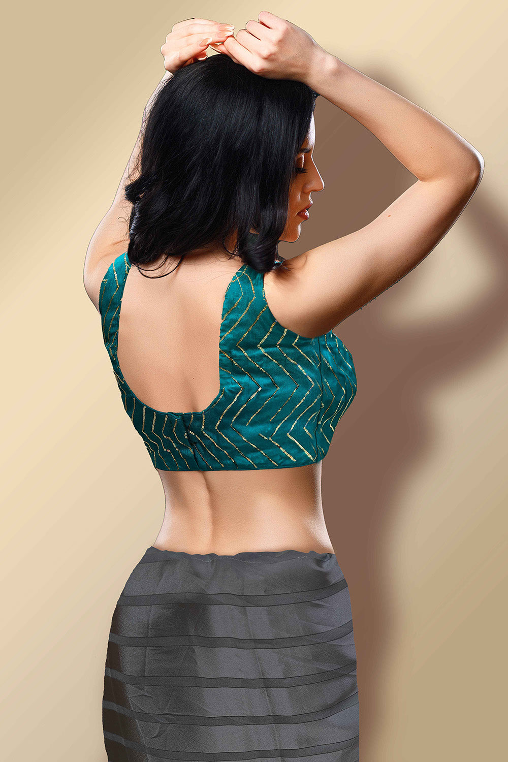 How to Adapt Saree Blouses for Various Body Types and Ages