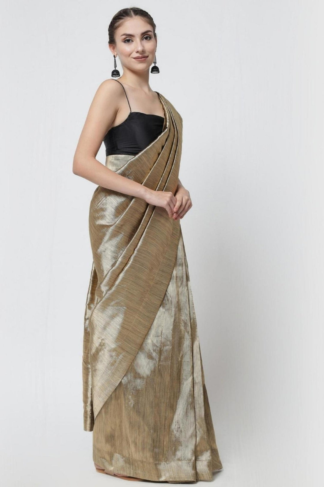 The Resurgence of Traditional Handloom Sarees in Modern Fashion