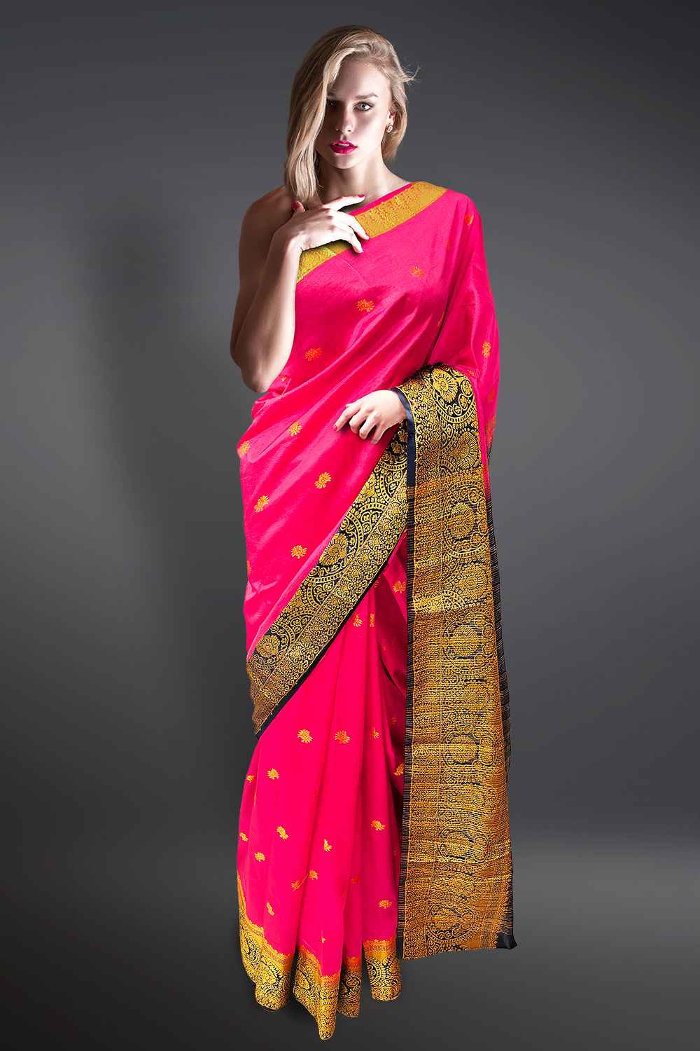 Shop the Perfect Nauvari Saree Collection Online Now