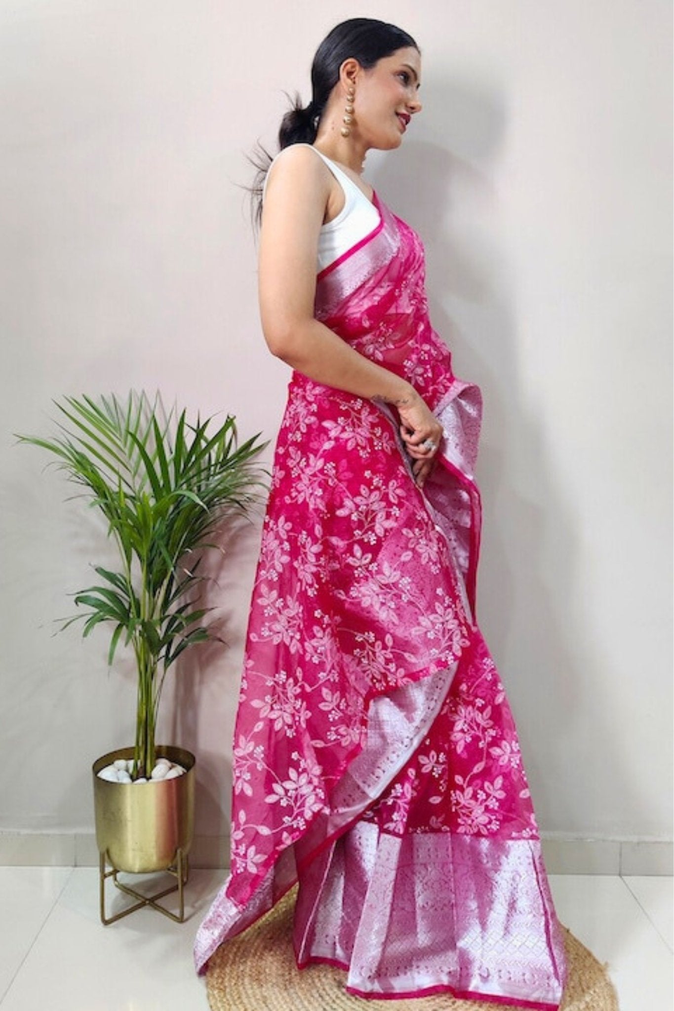 Black handloom cotton saree with silver zari motifs and pallu and pink  edging #saree #blouse #houseofblouse #i… | Bridal blouse designs, Saree,  Indian beauty saree