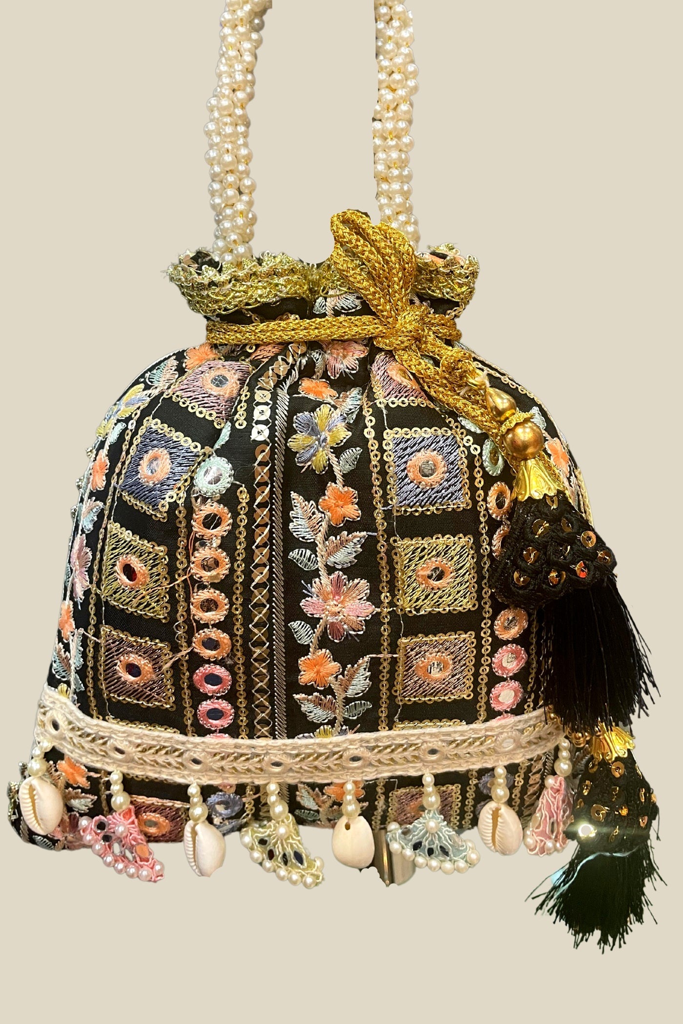 Majestic-Black-Potli-Bag-Sttylme