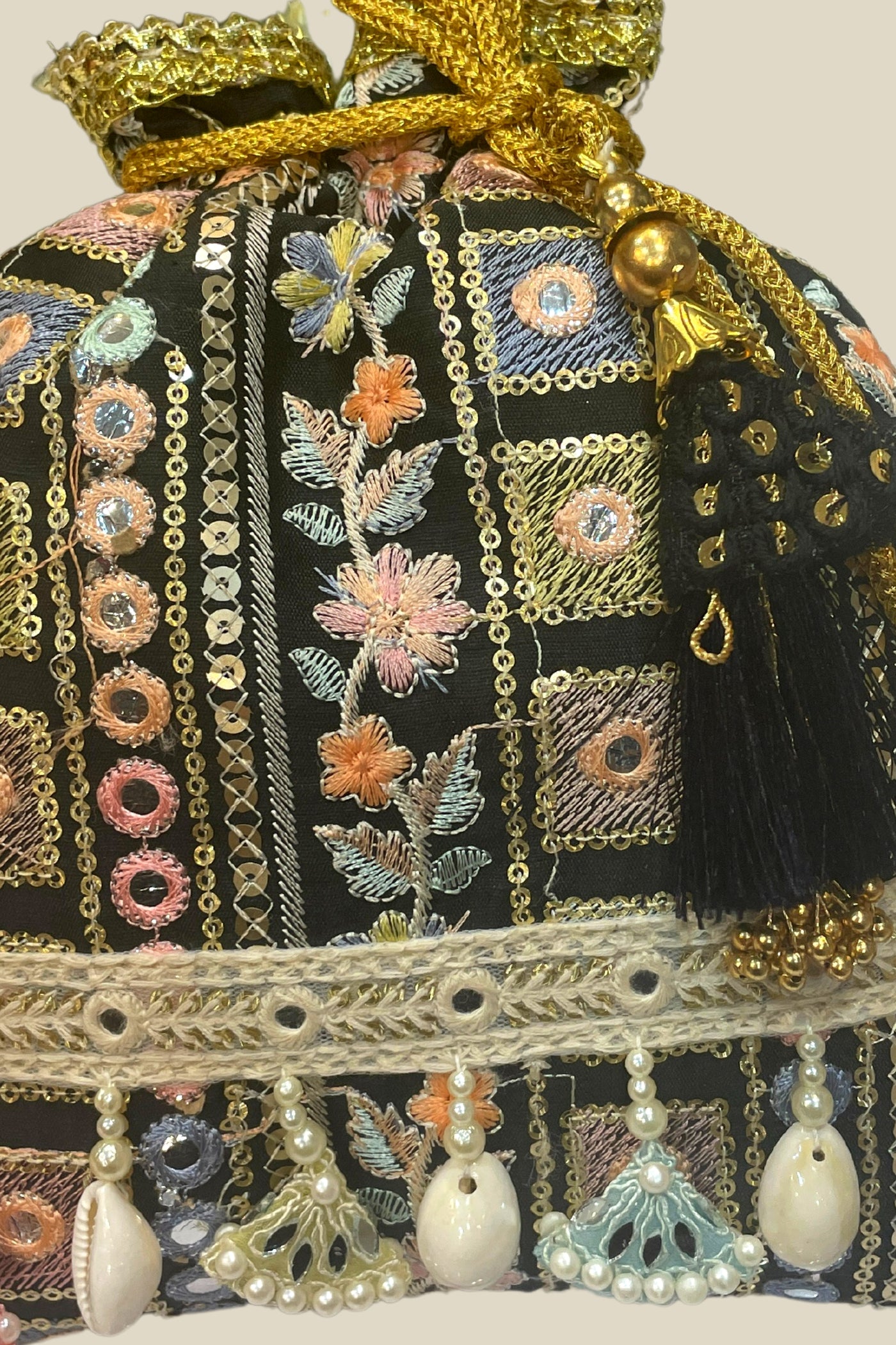 Majestic-Black-Potli-Bag-Sttylme