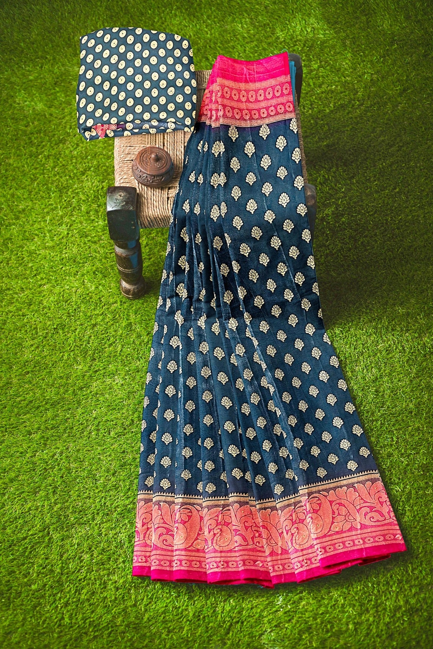 North Beach Brasso Banarsi Saree-Sttylme